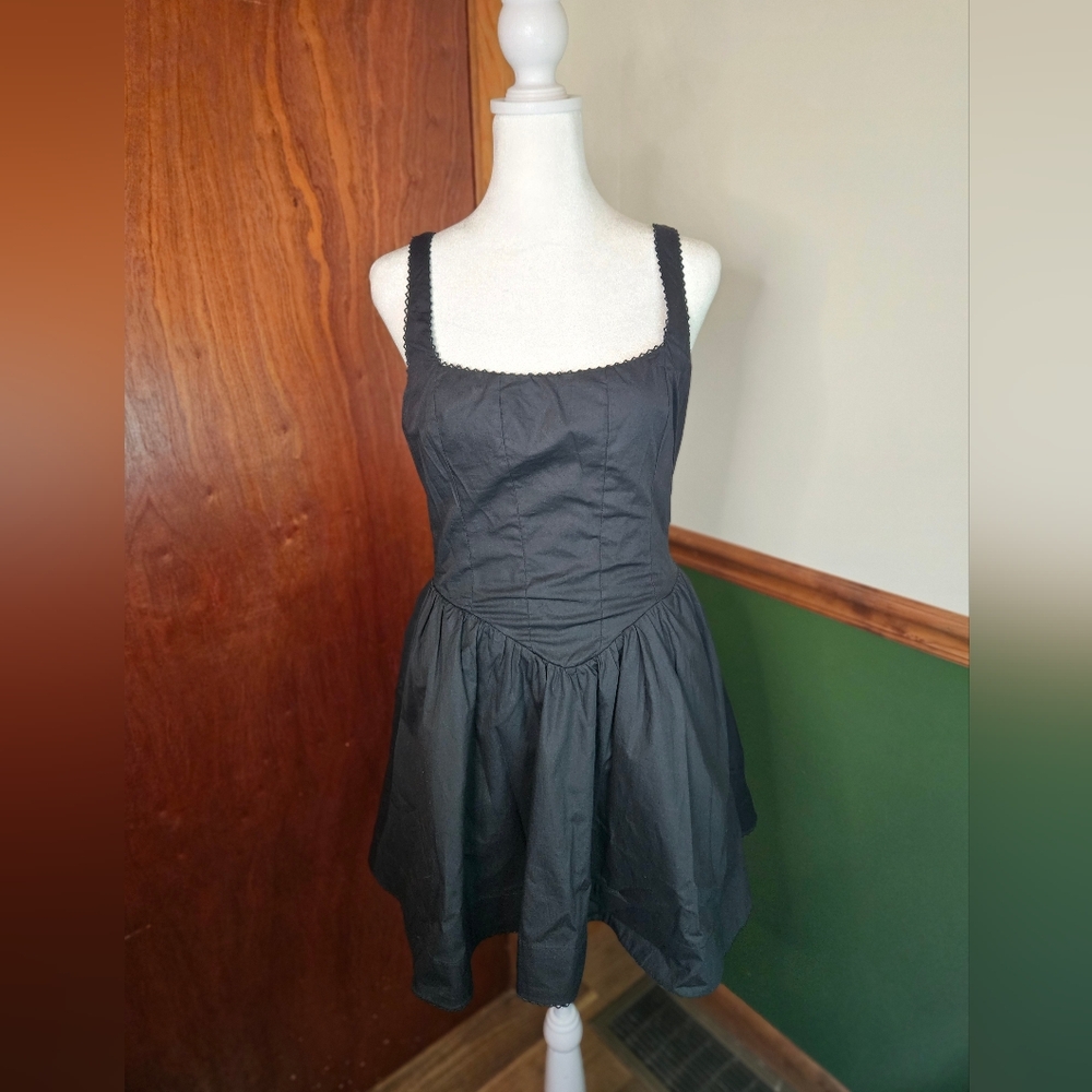 Elegant Black Sleeveless Dress